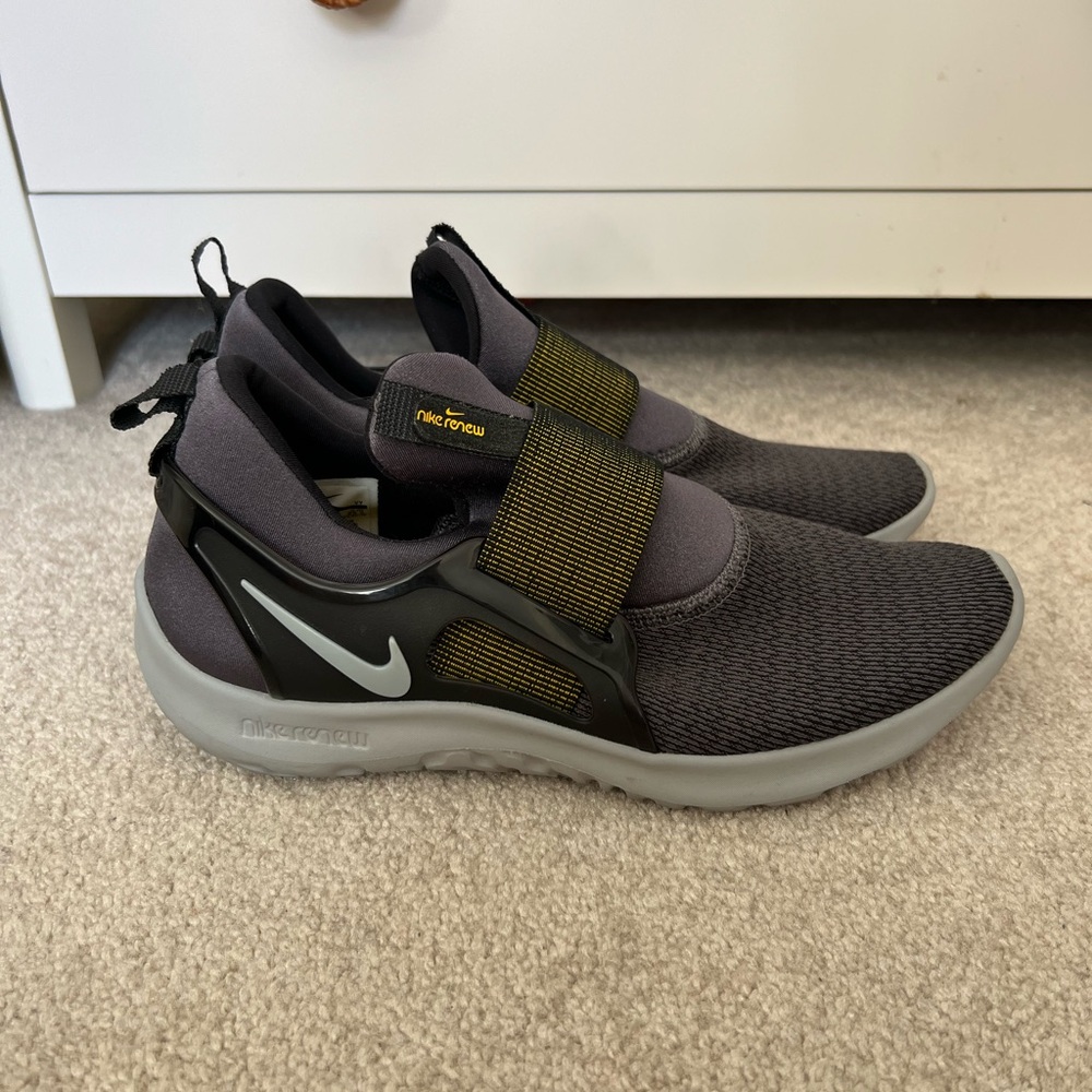 Nike Womens Renew Freedom Grey Gold Sneakers